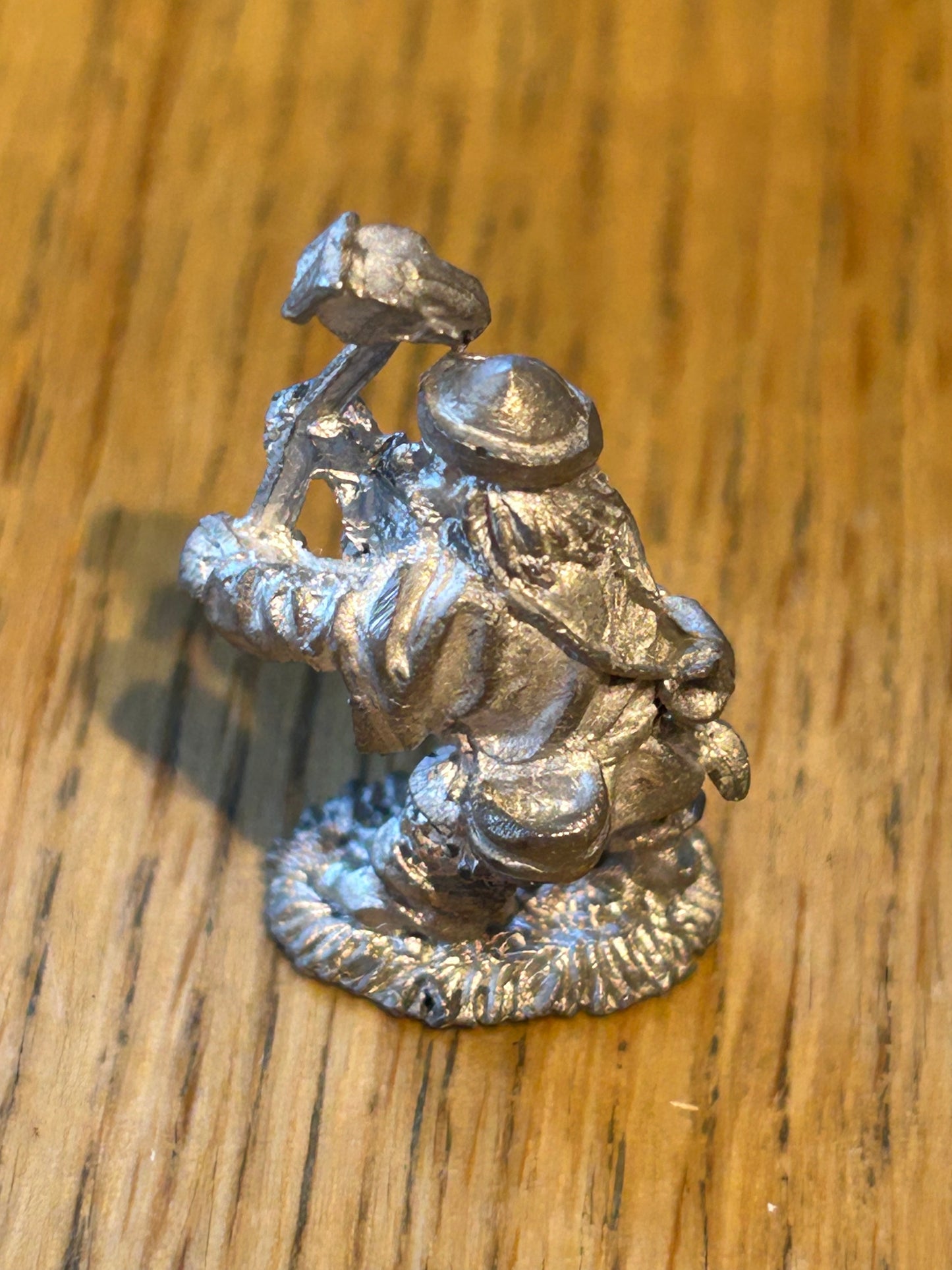 Warhammer fantasy preslotta dwarf with hammer