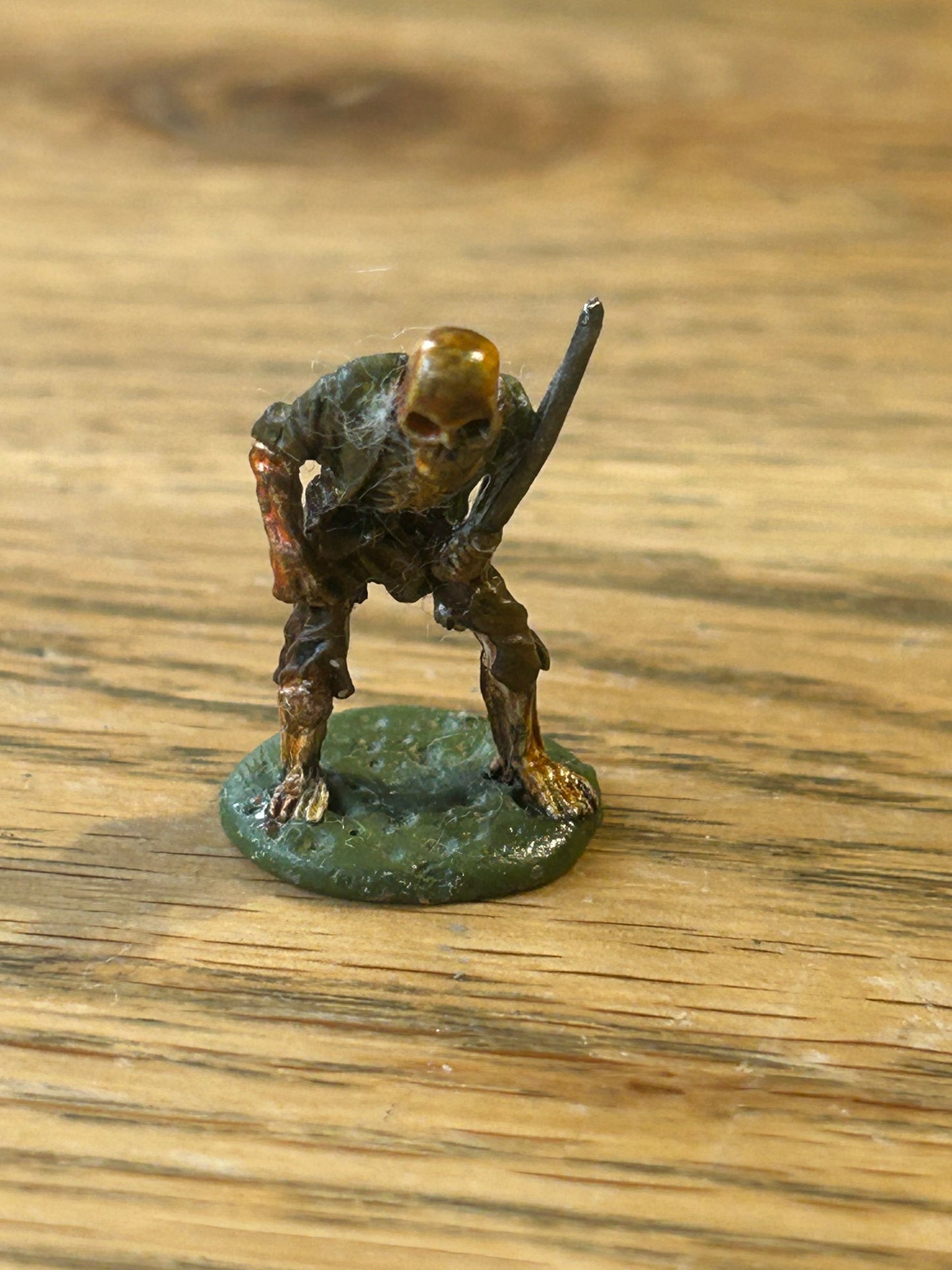Warhammer fantasy tribes FTS3 V3 c17 (1C-04) skeleton attacking with sword