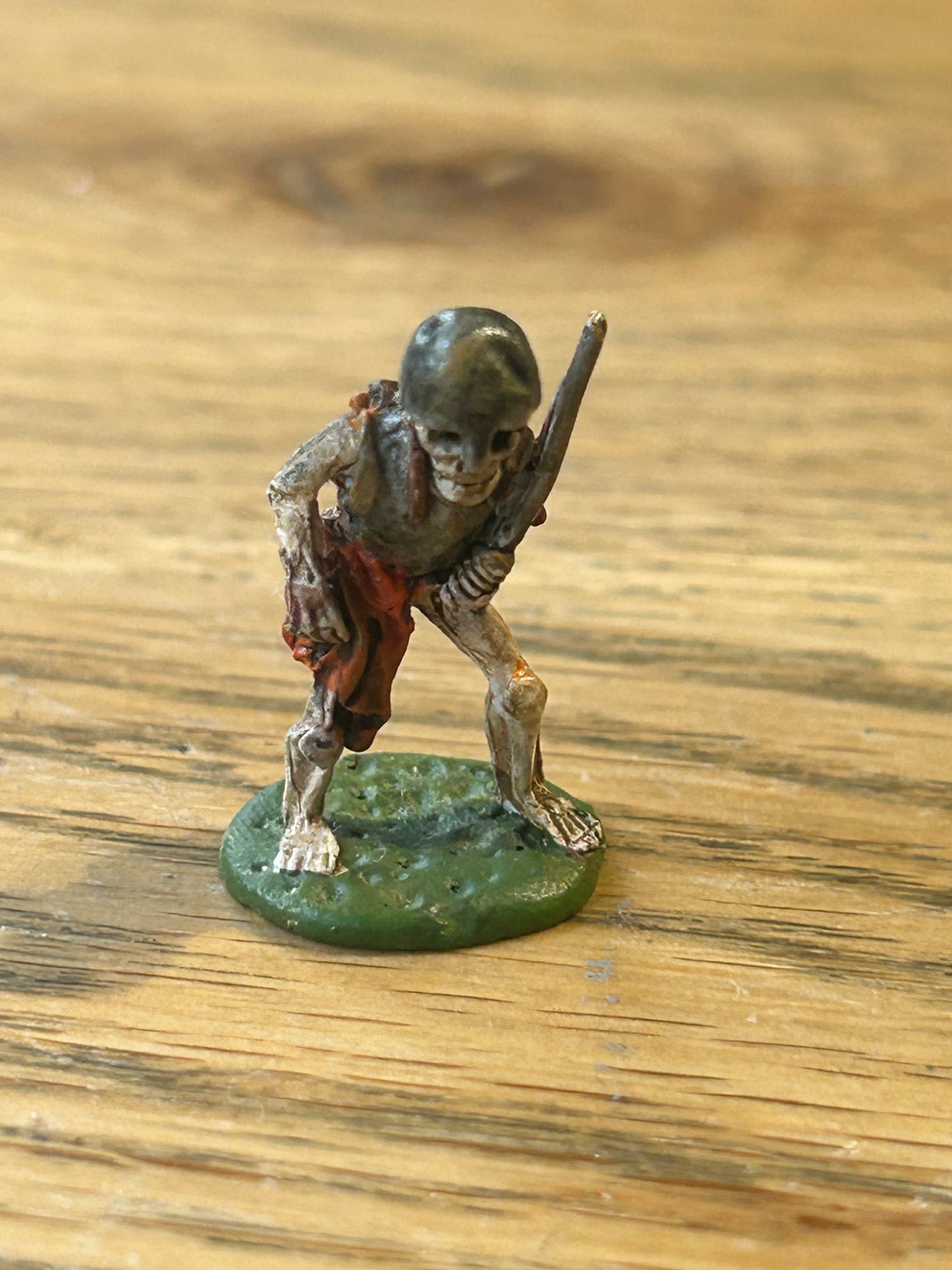 Warhammer fantasy tribes FTS3 V3 c17 (1C-04) skeleton attacking with sword