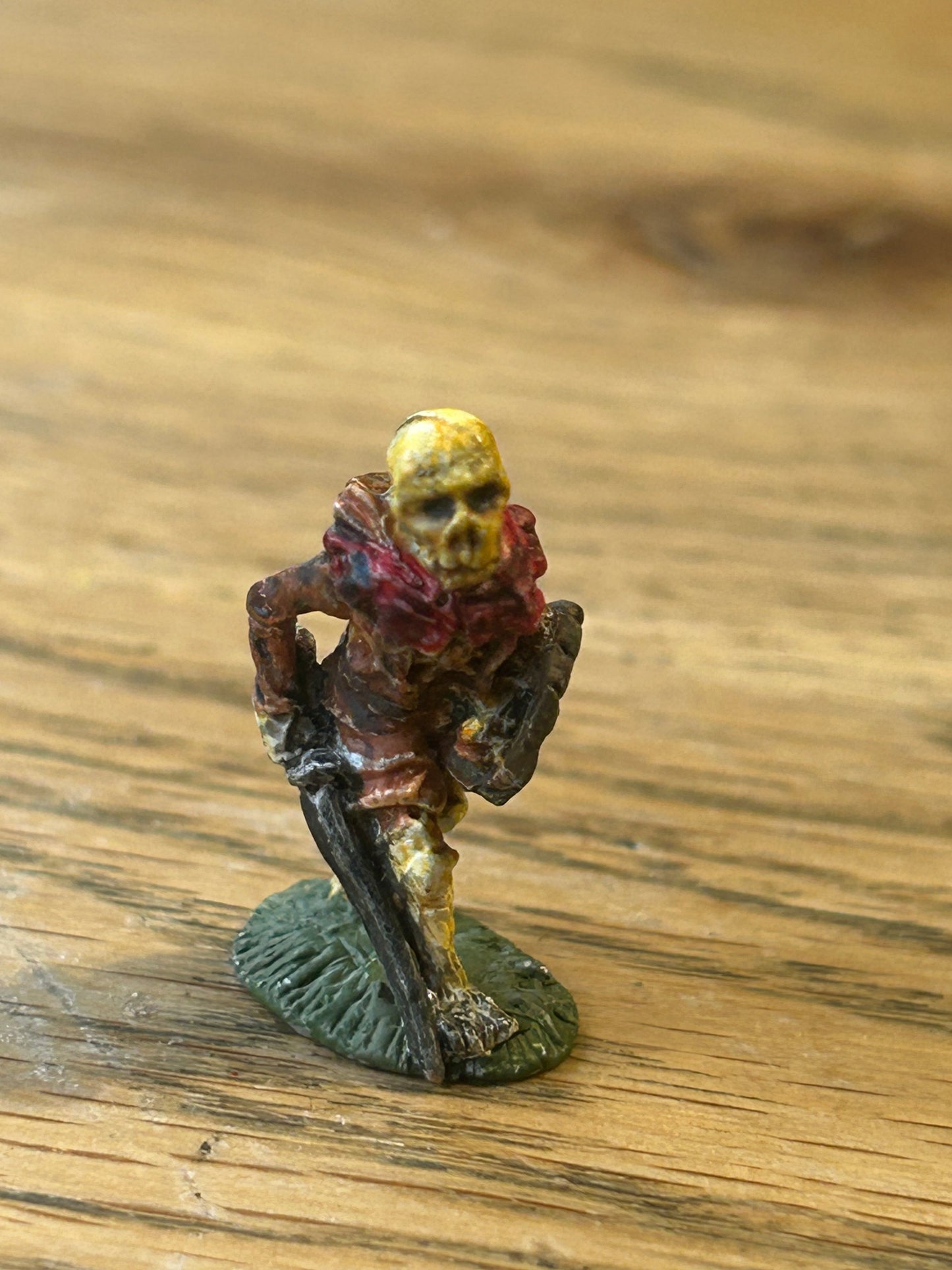 Citadel miniatures warhammer fantasy preslotta fiend factory FF52 skeleton warrior with sword and shield