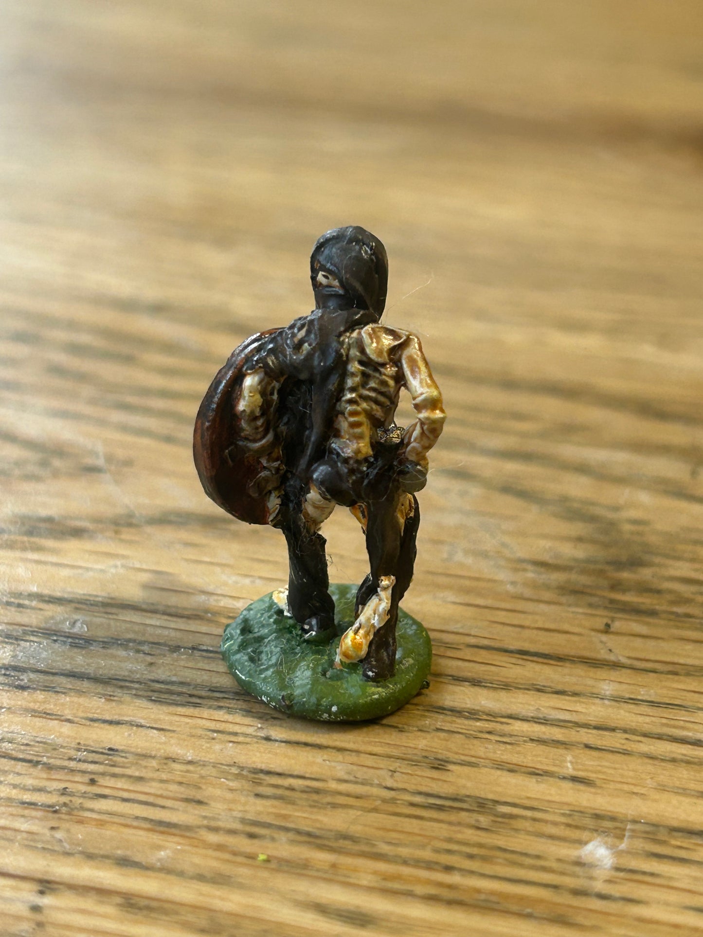 Warhammer fantasy tribes FTS24 c17 (1C-08) Skeleton Warrior w. Bone Crusher Mace & Shield