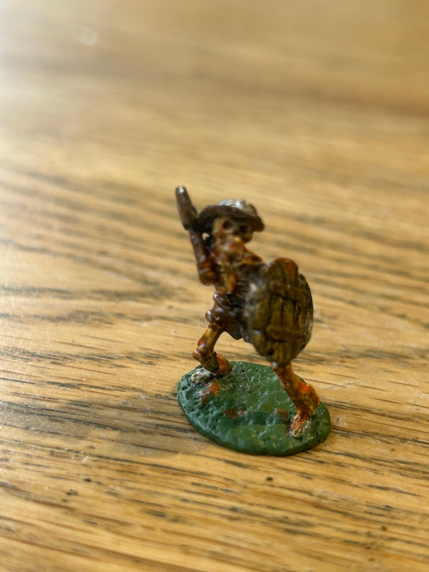 Warhammer fantasy undead fantasy tribes Skeleton Attacking w. Axe & Shield FTS5