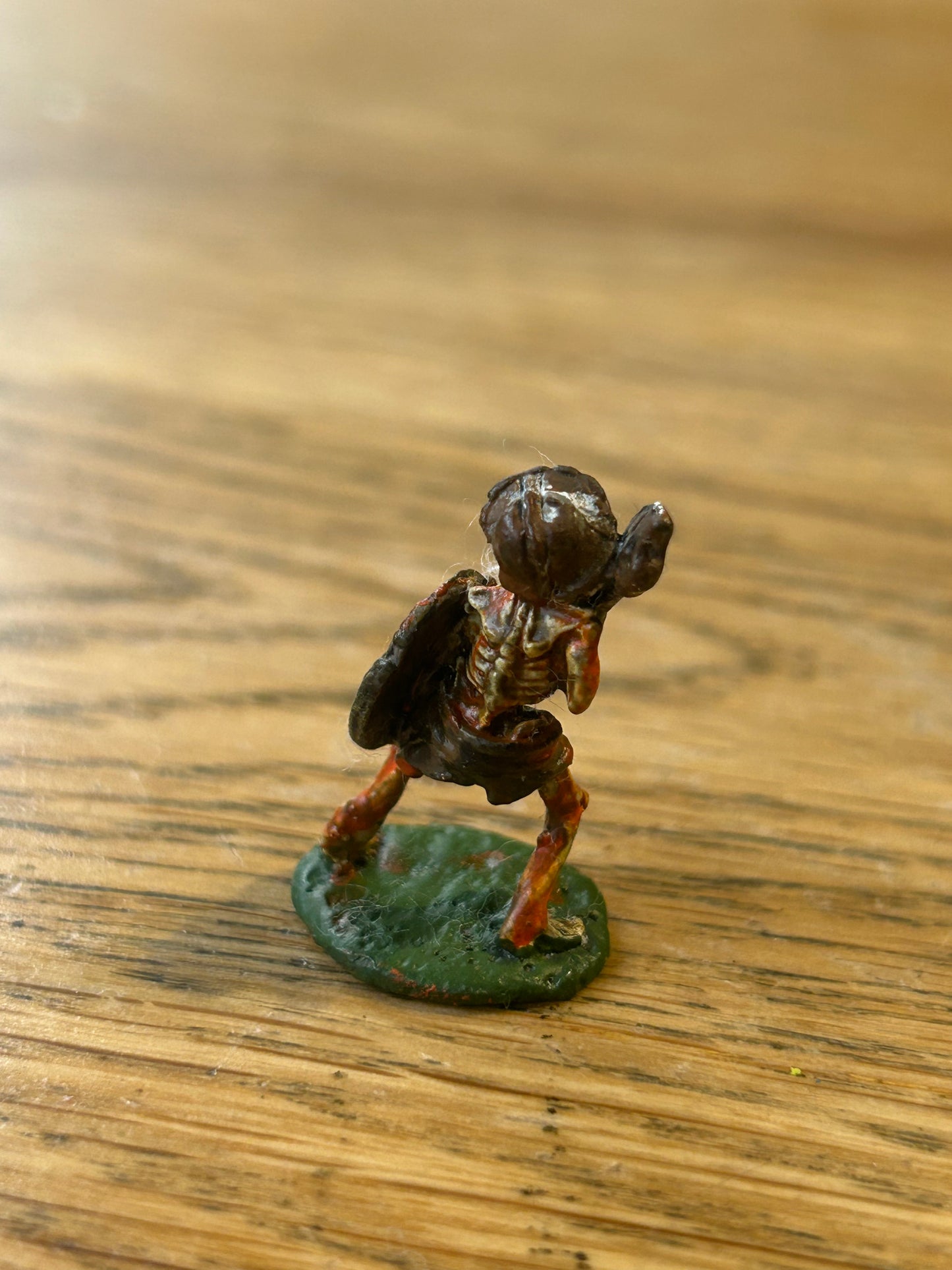 Warhammer fantasy undead fantasy tribes Skeleton Attacking w. Axe & Shield FTS5