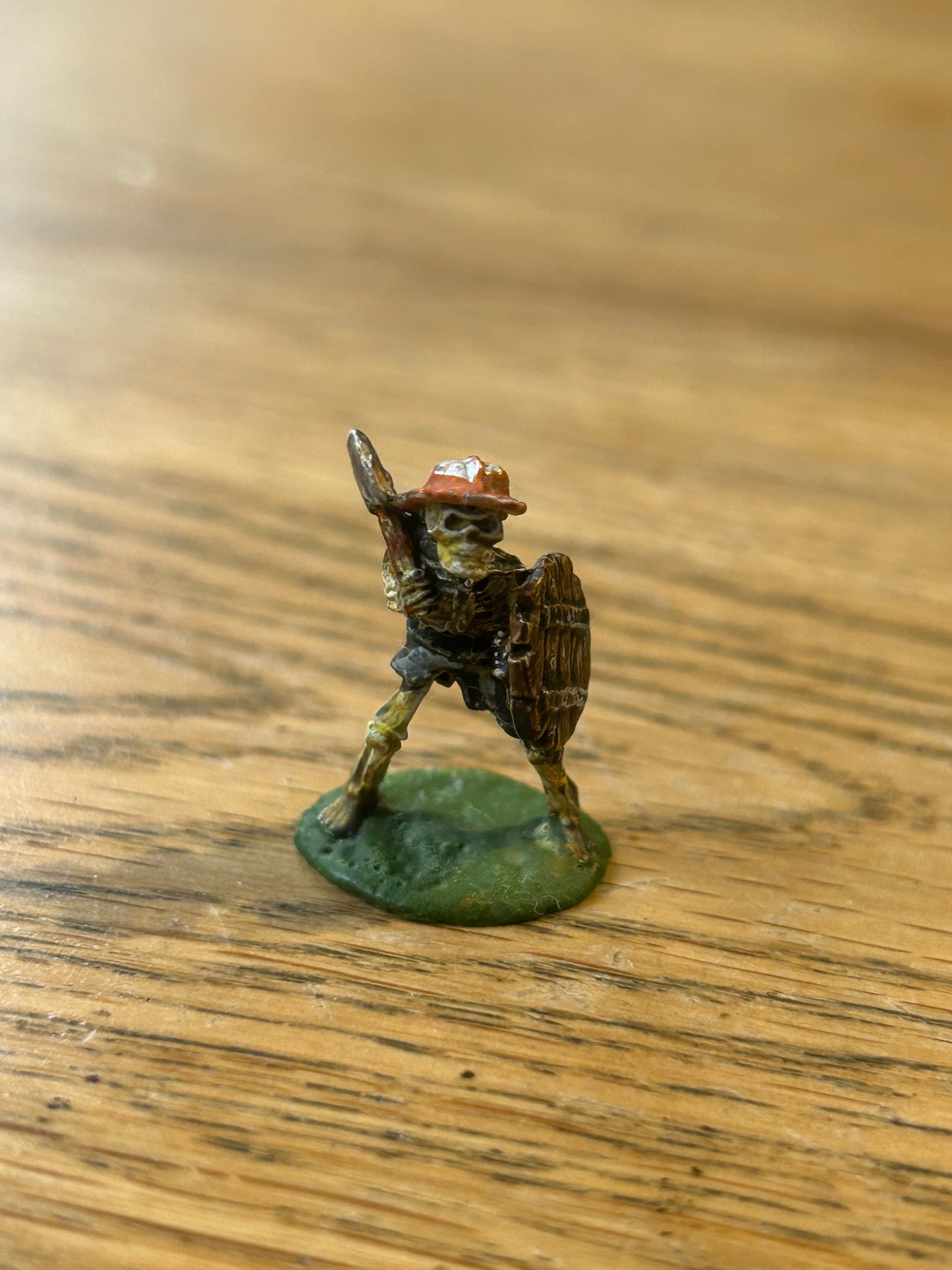Warhammer fantasy undead fantasy tribes Skeleton Attacking w. Axe & Shield FTS5