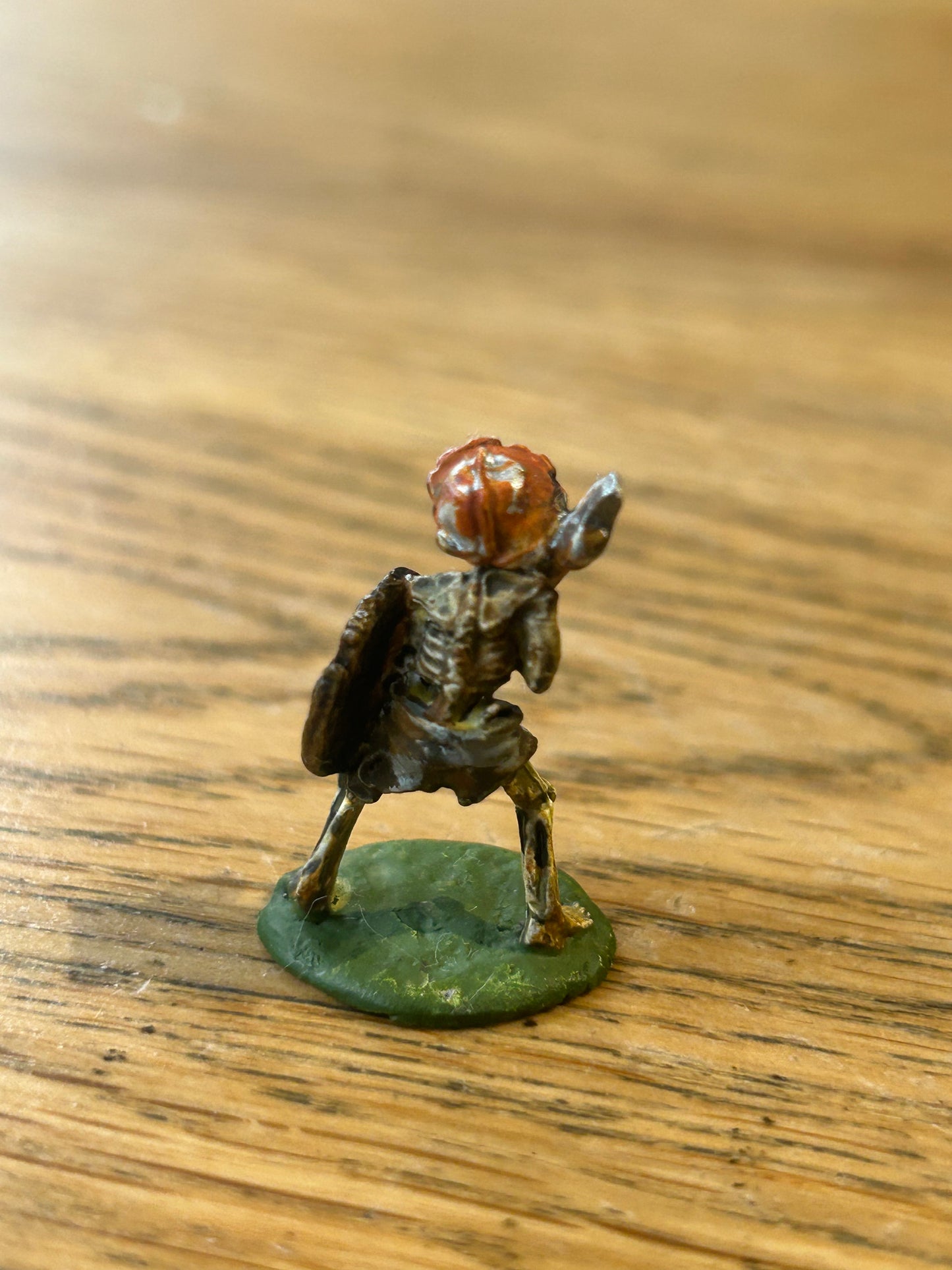 Warhammer fantasy undead fantasy tribes Skeleton Attacking w. Axe & Shield FTS5