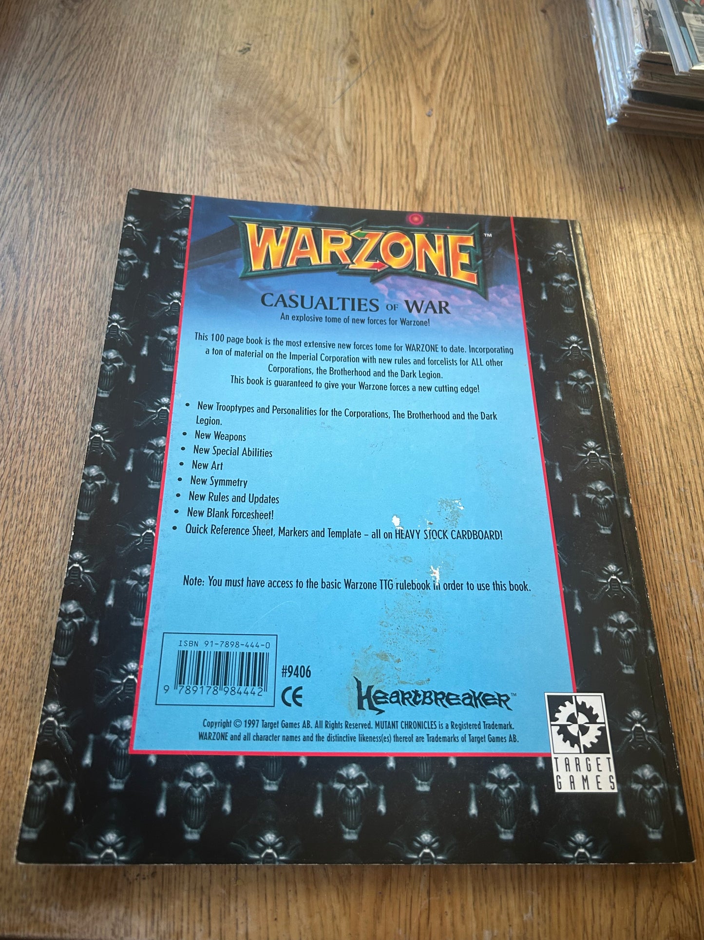 A31655 WARZONE MUTANT CHRON HHG HEARTBREAKER ARMY BOOK PLAYED CASUALTIES OF WAR (has some paint on it)