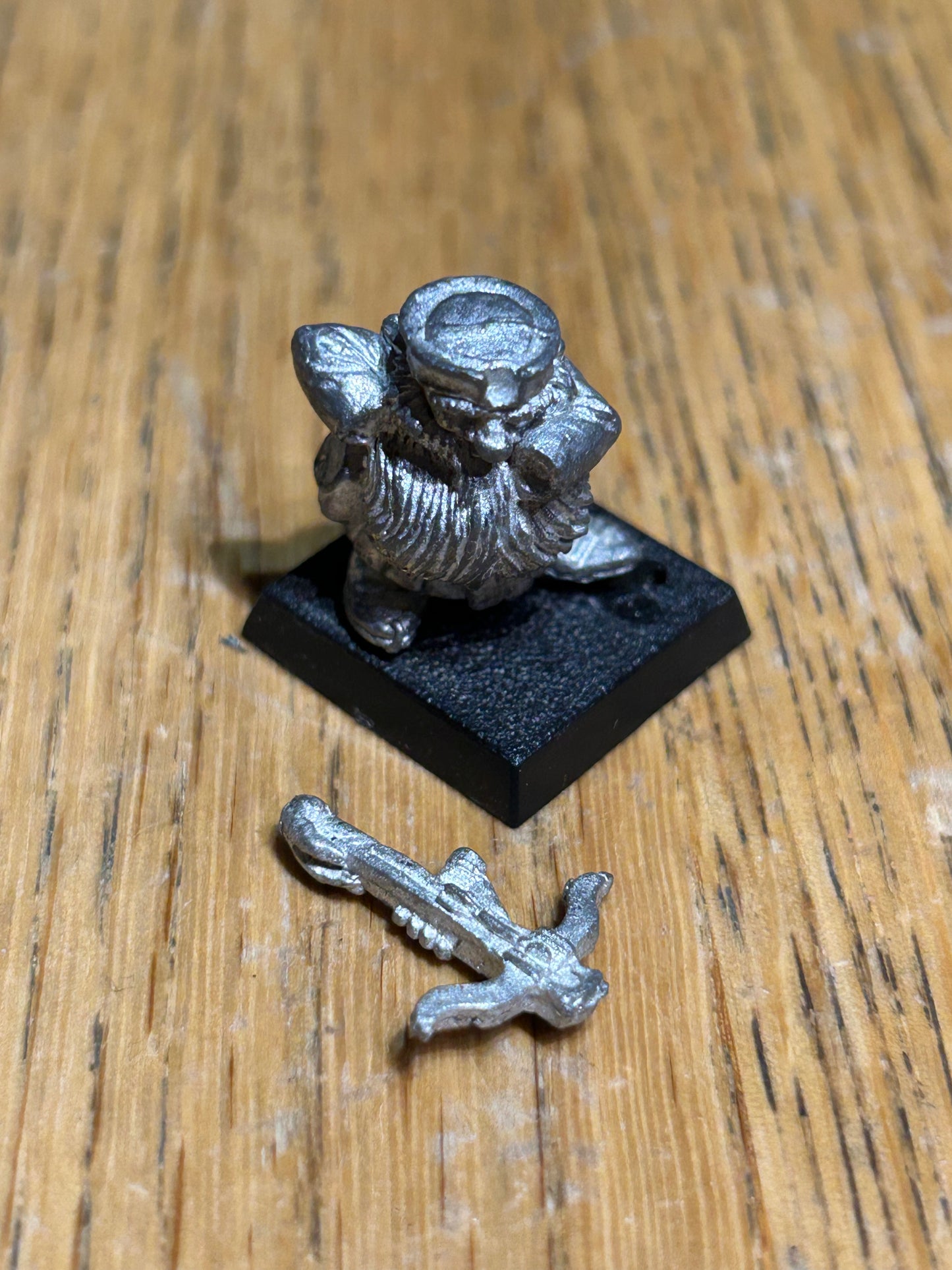 Citadel Games Workshop Marauder MM15 Dwarf Crossbowman Crossbow 1980s Metal with plug-in crossbow