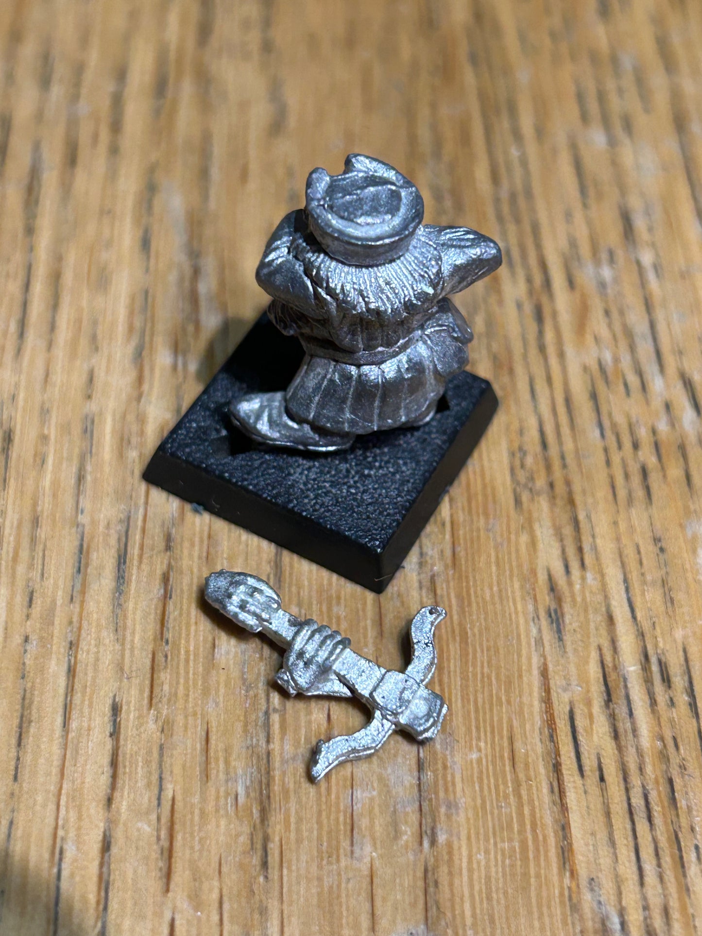 Citadel Games Workshop Marauder MM15 Dwarf Crossbowman Crossbow 1980s Metal with plug-in crossbow
