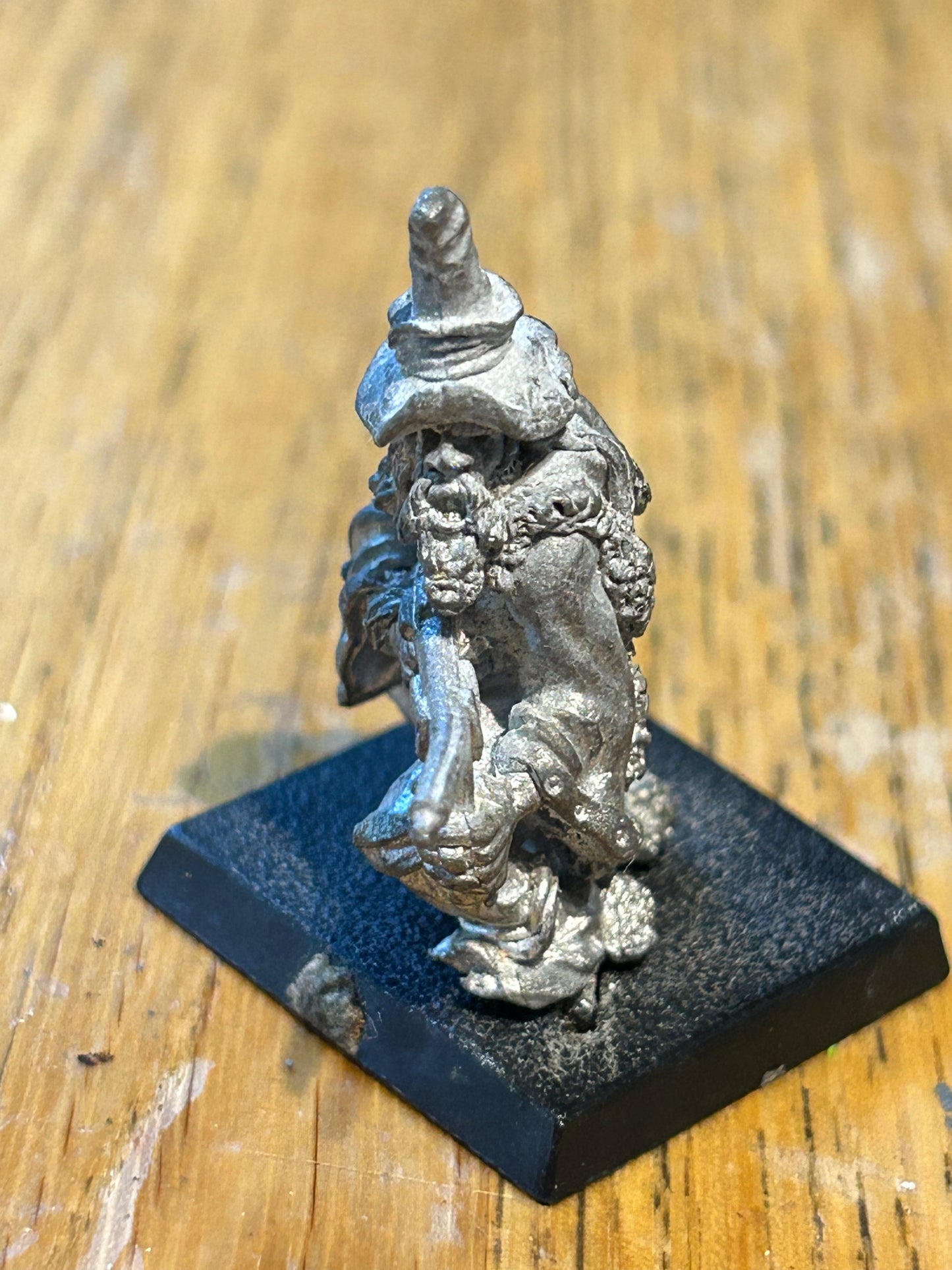 Wizard With Sub Machine Gun LE7 SMG Limited Metal Citadel Rare 80s