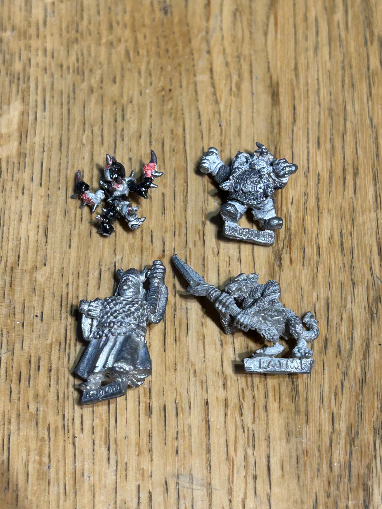 Warhammer fantasy chaos-related broken miniatures x4