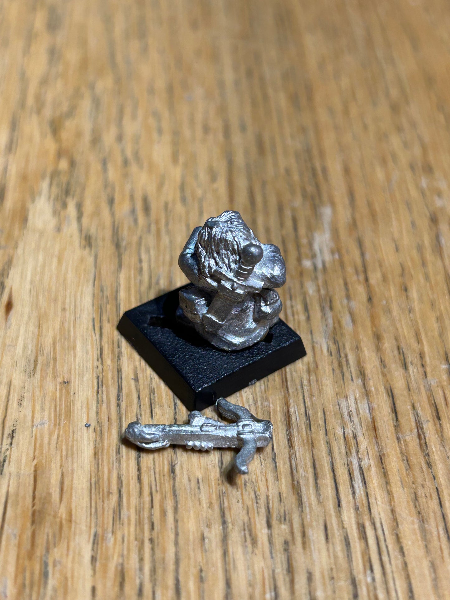 Citadel Games Workshop Marauder MM15 Dwarf Crossbowman Crossbow 1980s Metal with plug-in crossbow