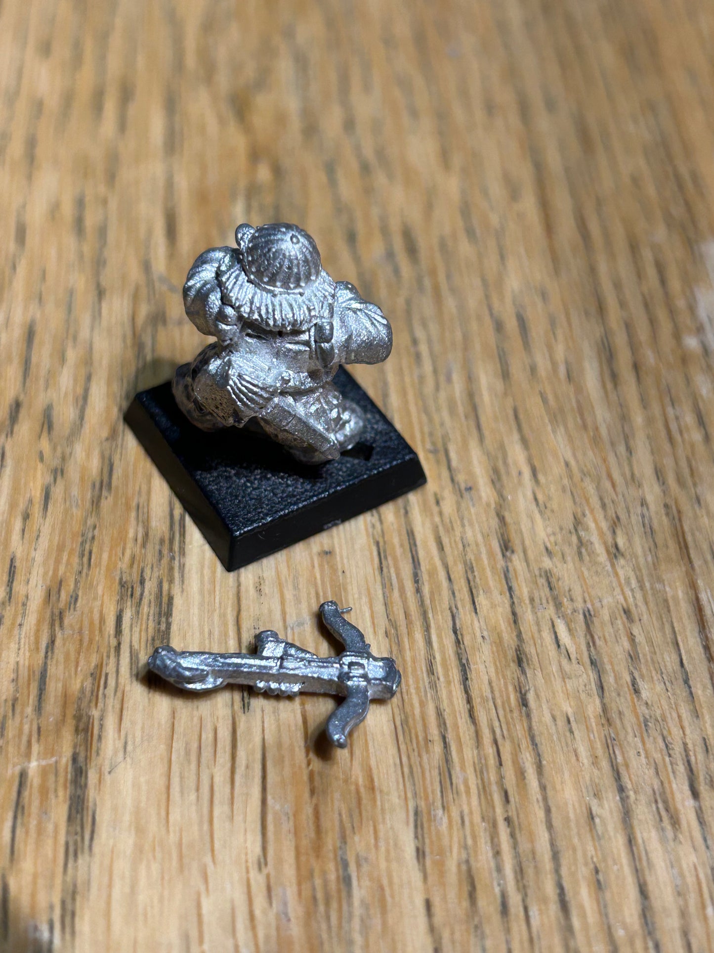 Citadel Games Workshop Marauder MM15 Dwarf Crossbowman Crossbow 1980s Metal with plug-in crossbow
