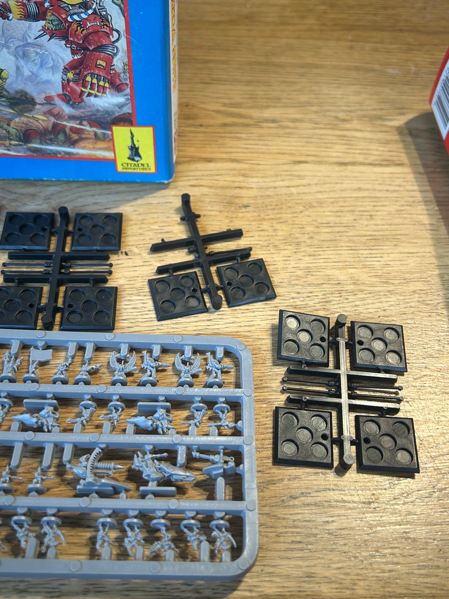 Epic 40k Eldar War Host Box Set, 163/165 Models Included (two models missing and one swooping hawk is broken off base)
