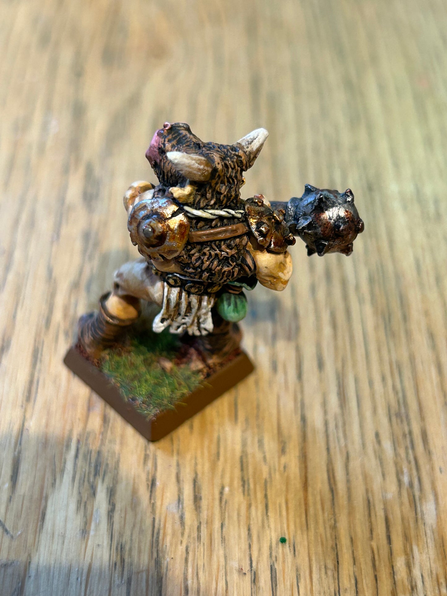 Citadel Warhammer 80s C25 Minotaur Long Teeth Leg Smasher beastmen