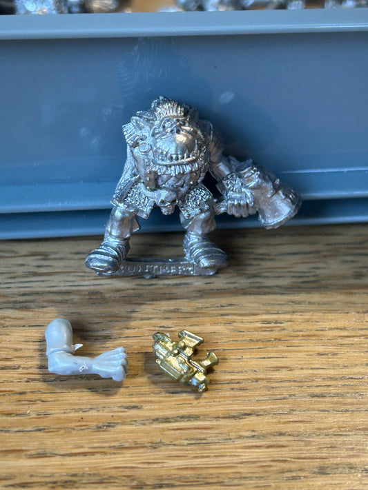 Warhammer 40k Rogue trader deathskulll runt herd with mega phone