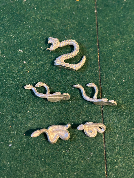 Warhammer fantasy lizardmen snake swarm (has a double sculpt as I was missing one of the sculpts, includes a base)