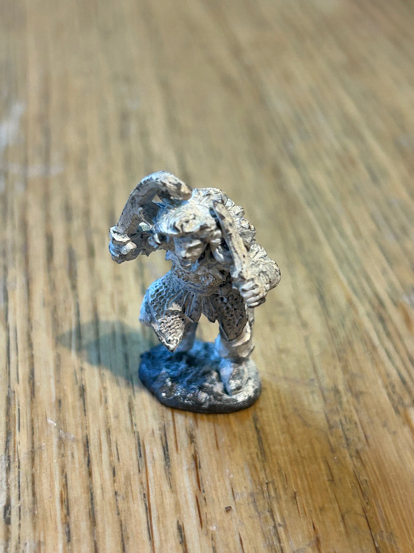 Citadel Games Workshop C09 Dark Elves Witch Elf Female Fanatic w/ sword and dagger