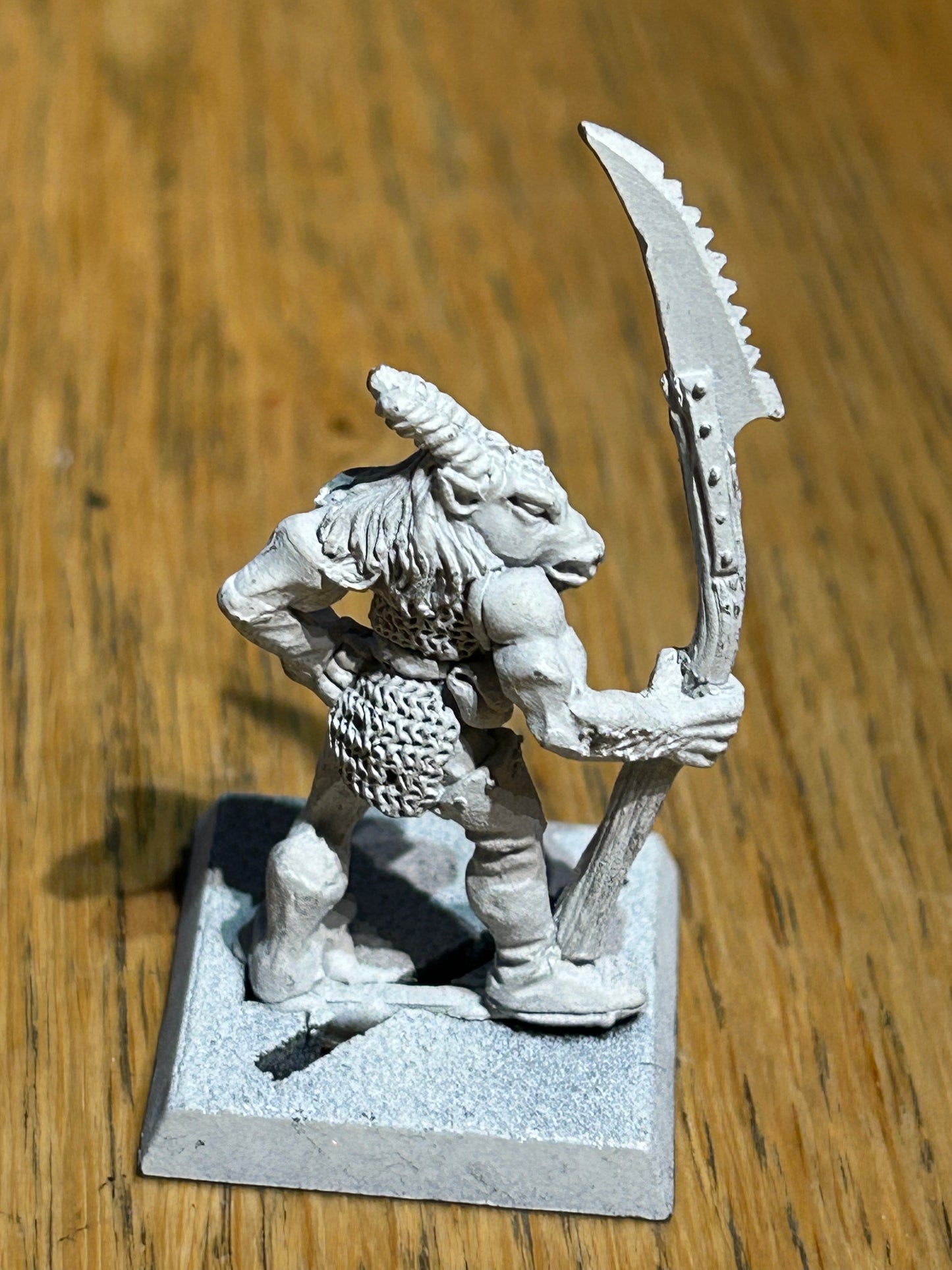 Warhammer Fantasy Old World Beastman Of chaos Beastman with halberd  Gratel Witherhide Metal