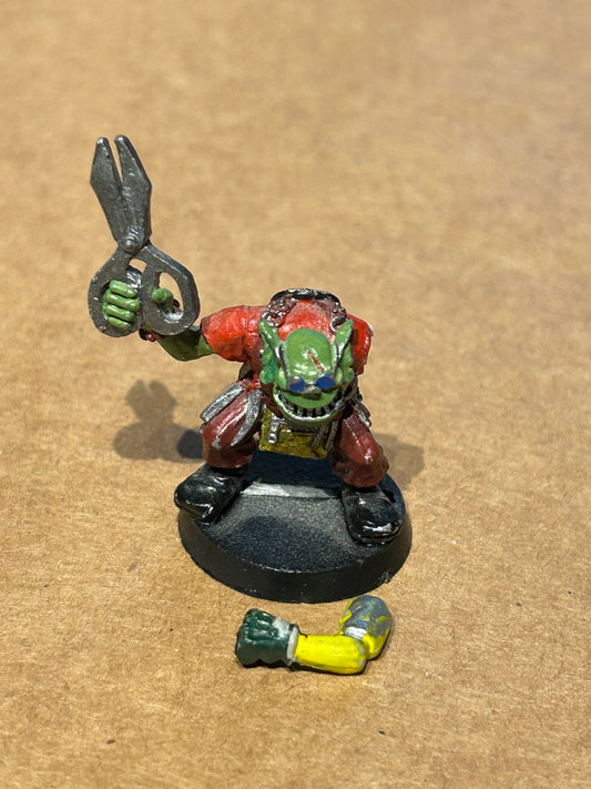 Warhammer 40K Rogue Trader ('90) - Ork Painboy w/Scissors - OOP Oldhammer