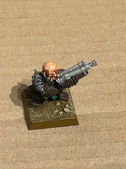 Warhammer fantasy dwarf thunderer (2 available painted similarly)