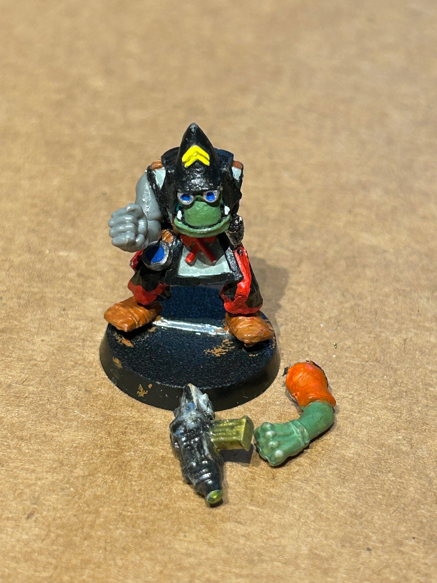 Warhammer 40k Ork Boy Boyz Blood Axe With Hood  Metal 1988