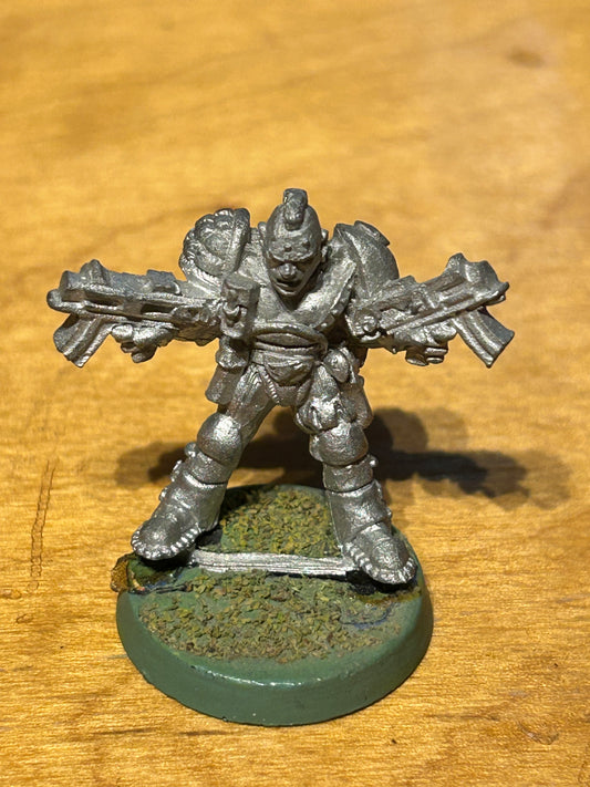 Warhammer 40k Rogue Trader space marine scout with two bolt pistols