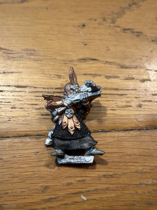 Warhammer Fantasy Old World Dark Elf Crossbowman marauder miniatures