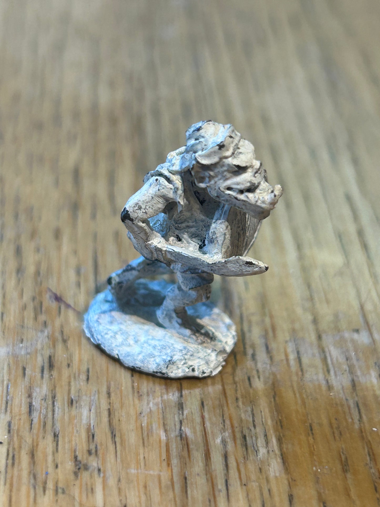 Citadel - Pre Slotta - Warhammer - C15 armoured Orc with sword and shield FTO2 attacking with sword and shield  Fantasy tribes orcs