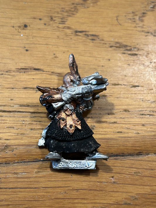 Warhammer Fantasy Old World Dark Elf Crossbowman marauder miniatures