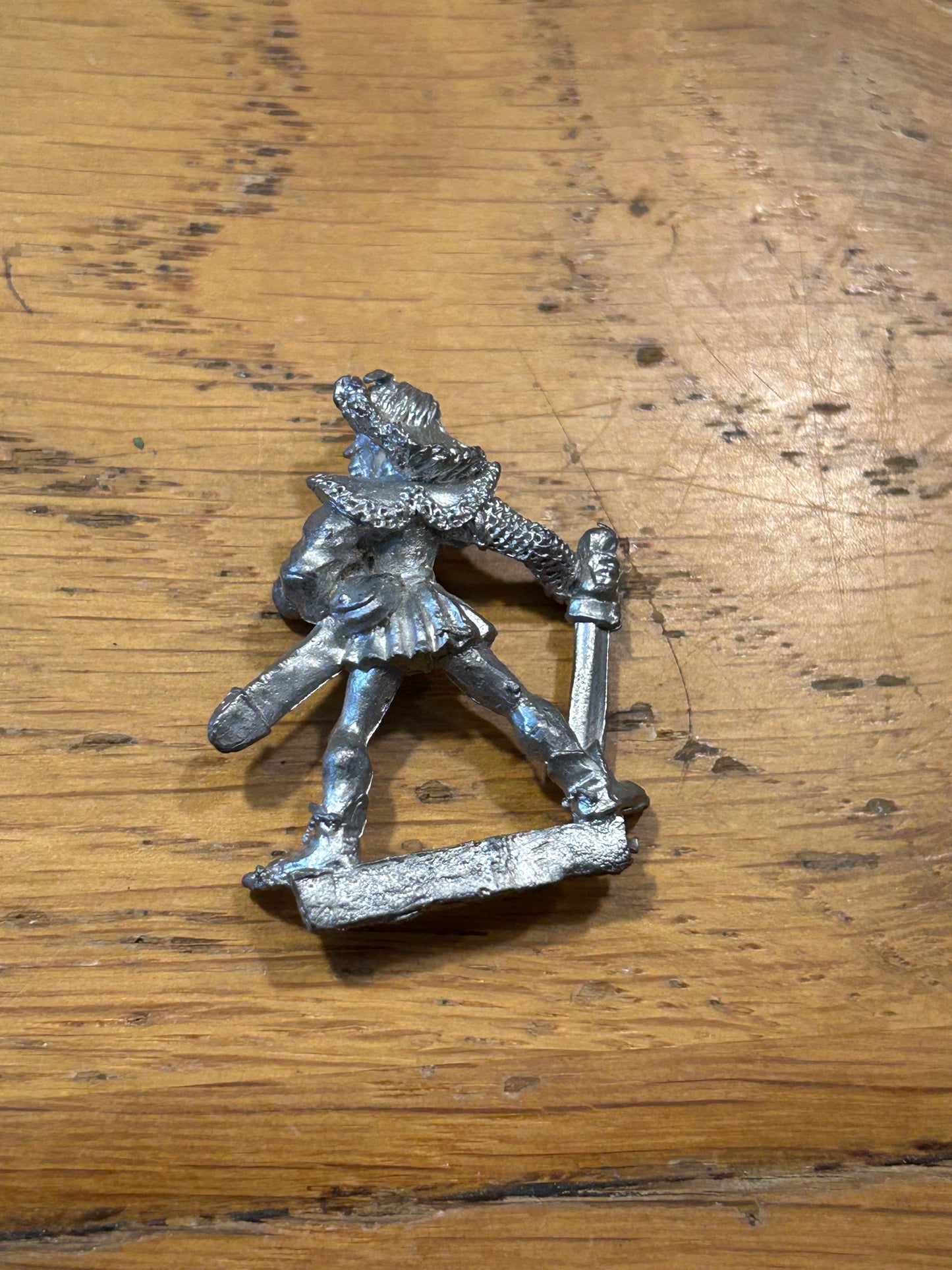 Citadel Warhammer 80s C08 High Elf Elves Female Champion