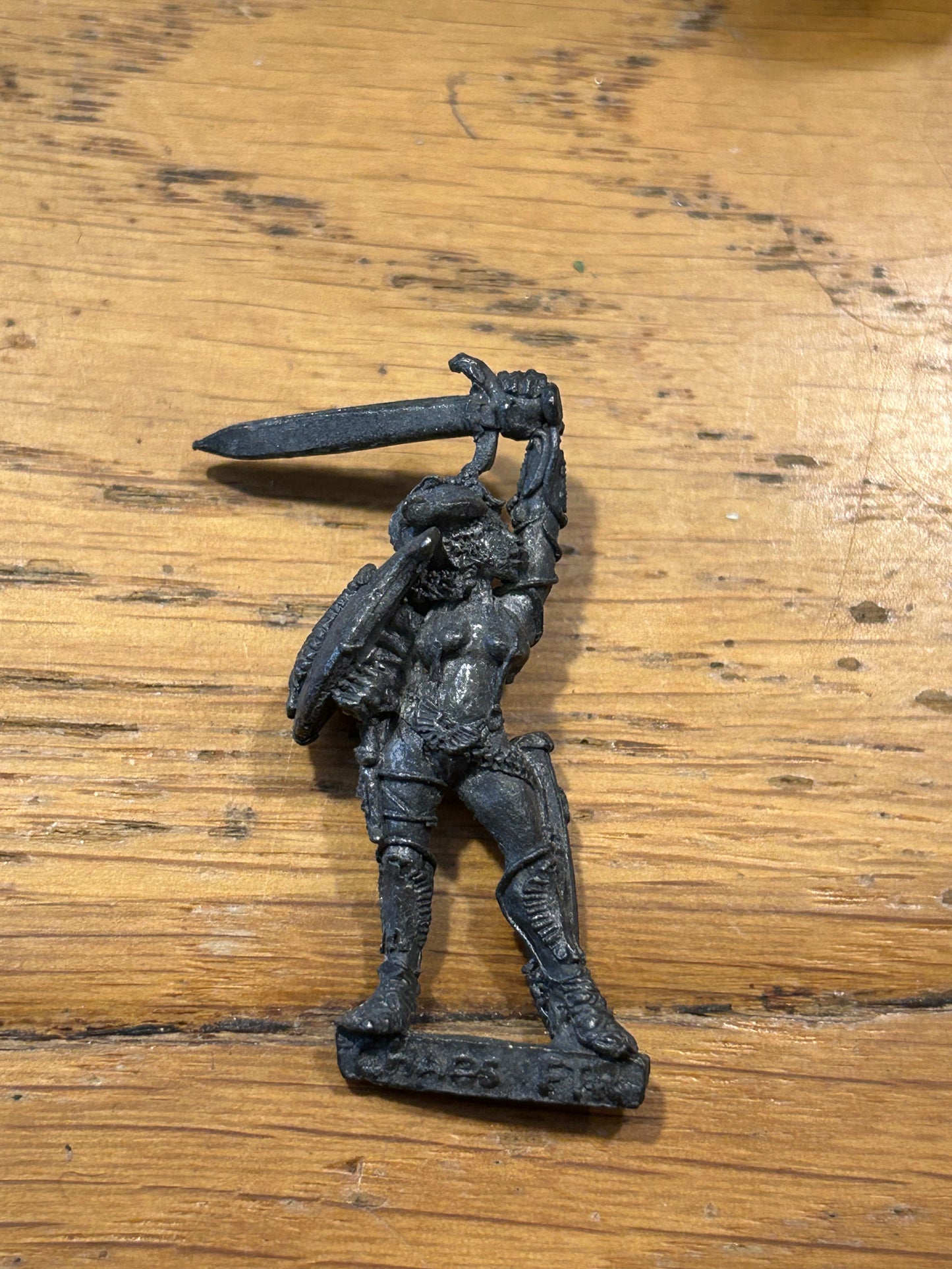 Citadel Warhammer - Chaos Warrior - C35 / 85-12 - sword vixen - 1980's - Metal -