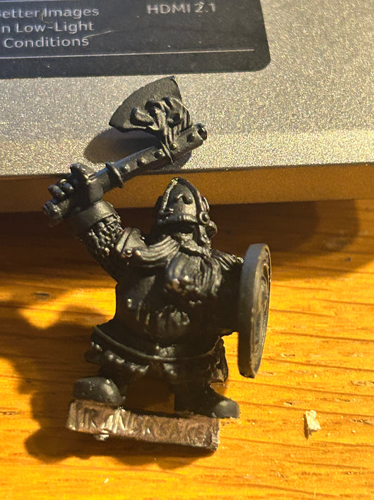Warhammer fantasy dwarf iron breaker old world metal