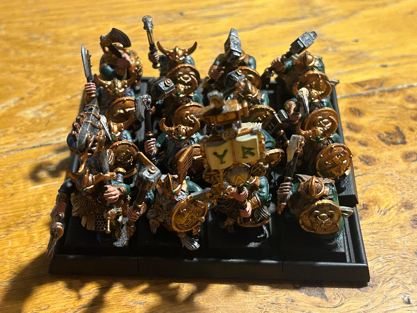 Warhammer fantasy old world plastic dwarf clansmen with hand weapon and shield including command x32