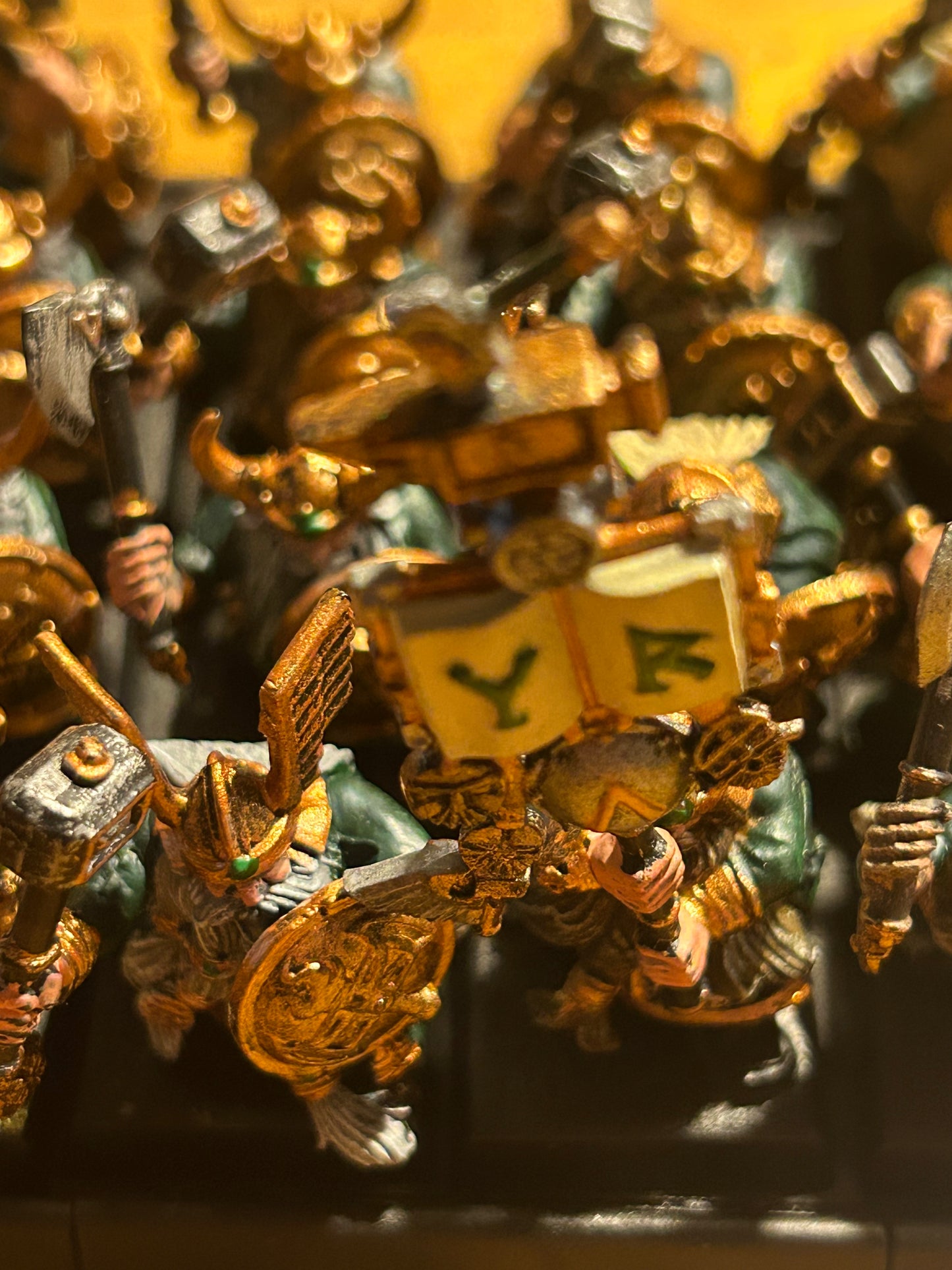 Warhammer fantasy old world plastic dwarf clansmen with hand weapon and shield including command x32