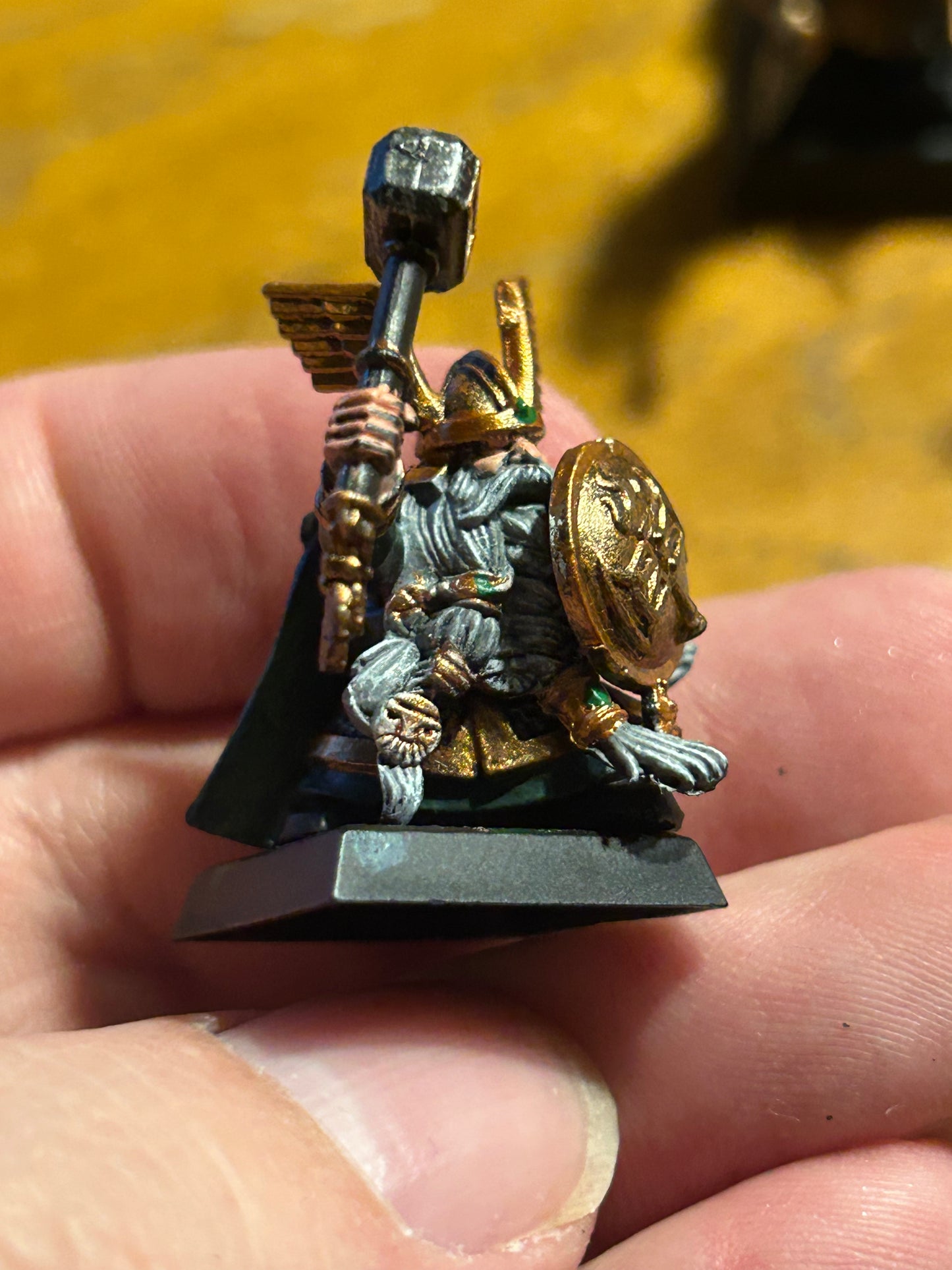 Warhammer fantasy old world plastic dwarf clansmen with hand weapon and shield including command x32