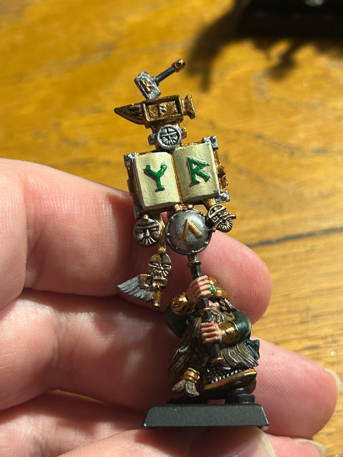 Warhammer fantasy old world plastic dwarf clansmen with hand weapon and shield including command x32