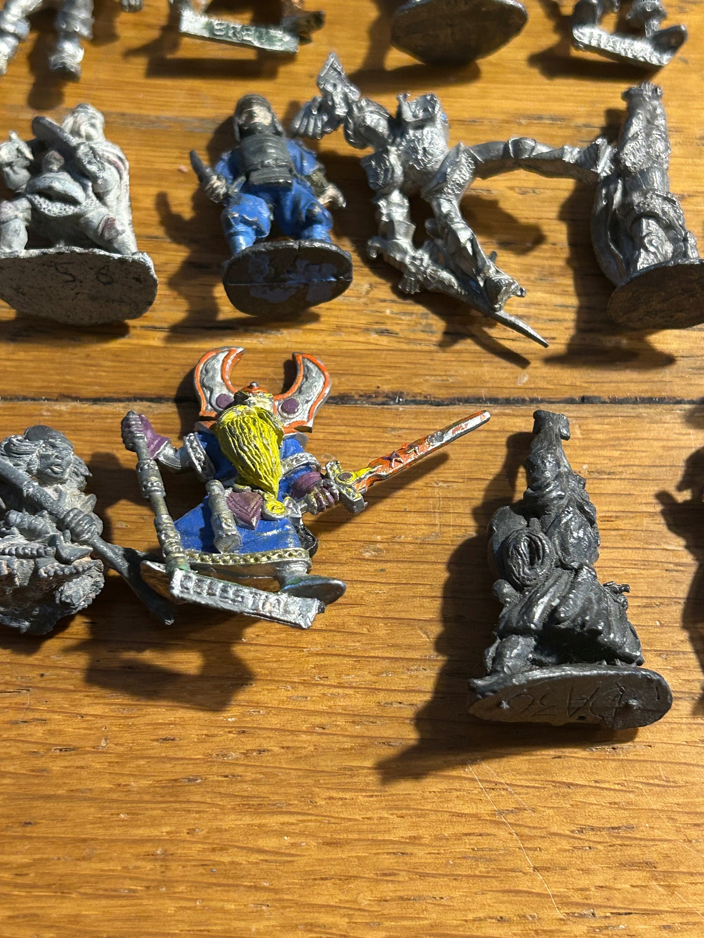 Warhammer fantasy broken miniatures job lot empire/humans x18
