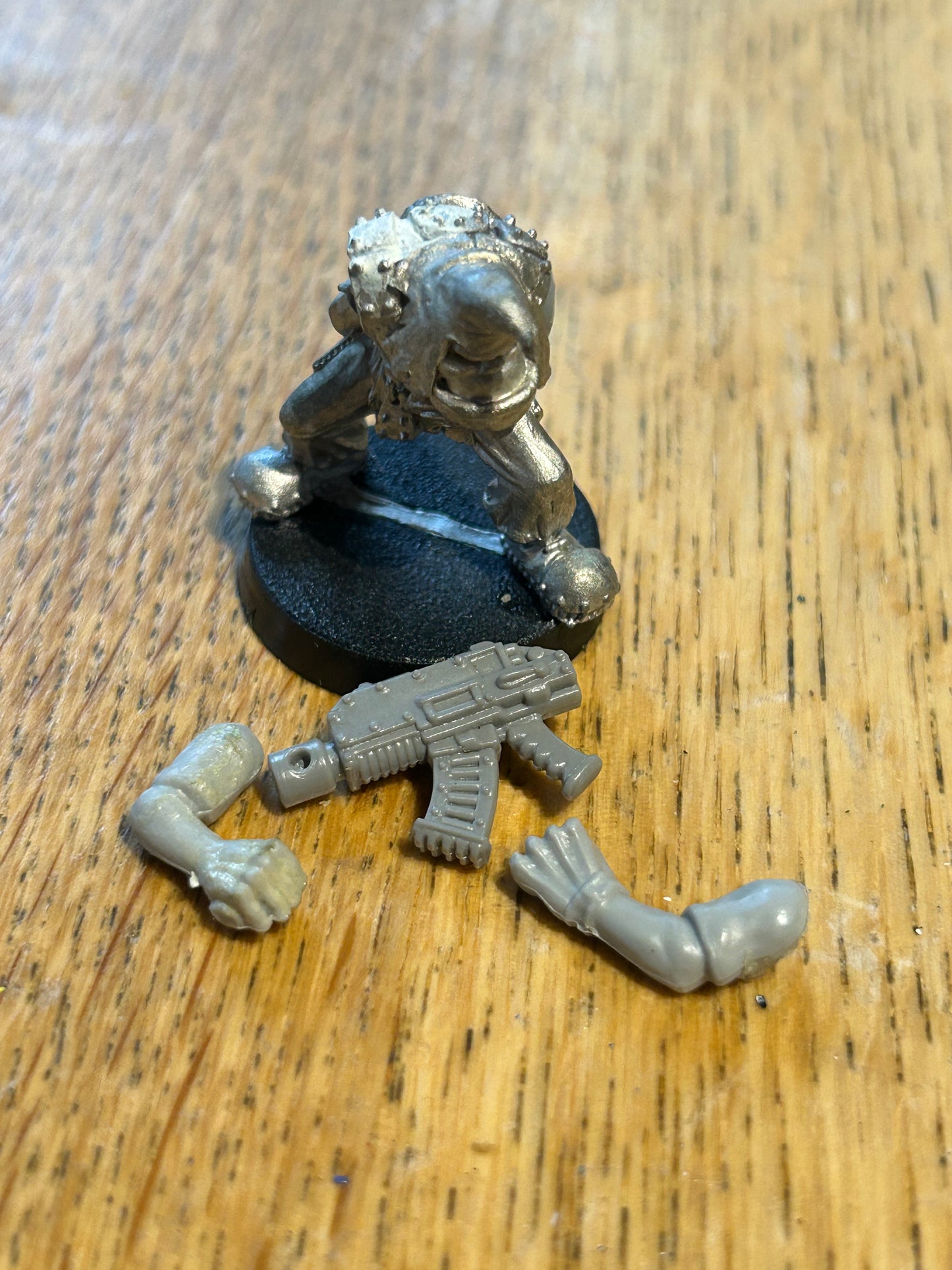 Warhammer 40k Rogue Trader Space Ork Bad moon boy with bolter