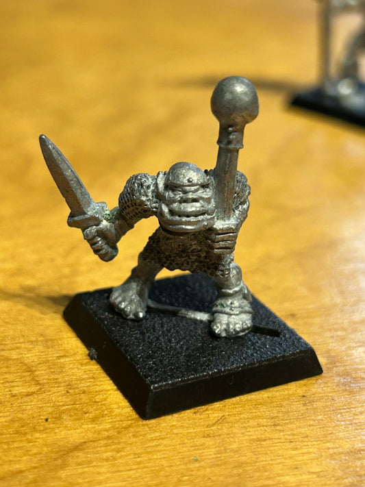 Marauder miniatures orcs ORC 10
w. Sword & Mace, Barefoot