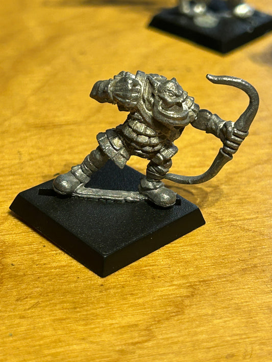 Warhammer fantasy marauder miniatures orc archer x1