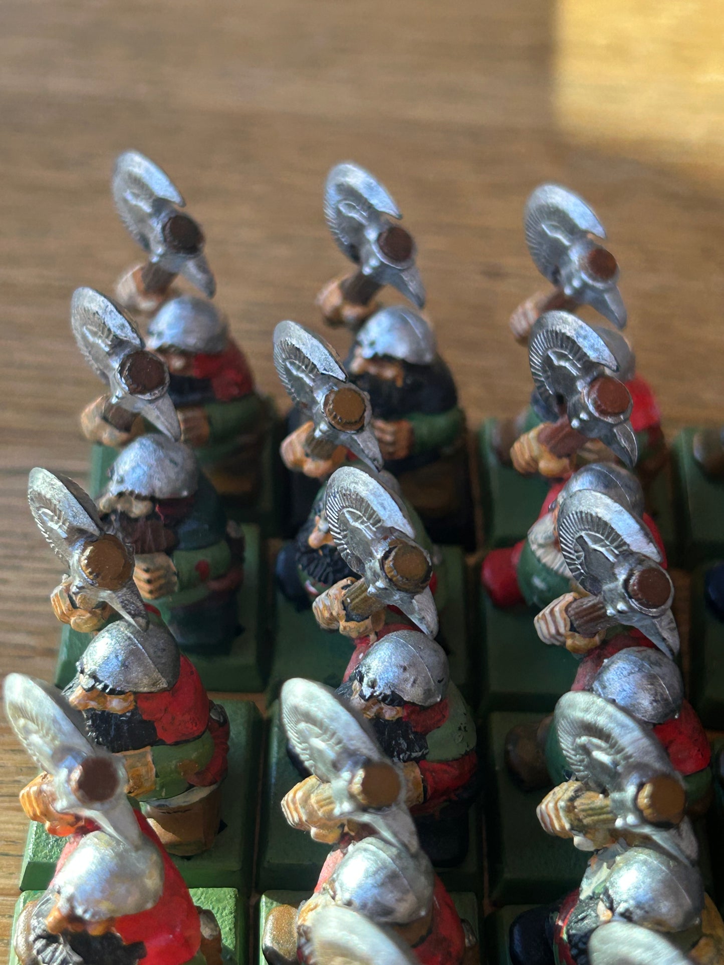 Warhammer fantasy 24 dwarf monopose clansmen dwarfs (no shields and one has a broken axe)