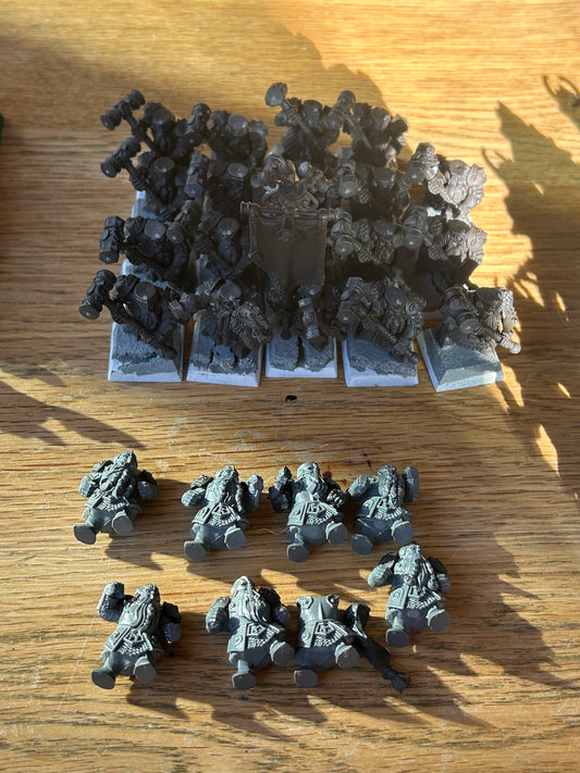 Warhammer fantasy plastic dwarf hammerers x19 complete, plus 8 bodies