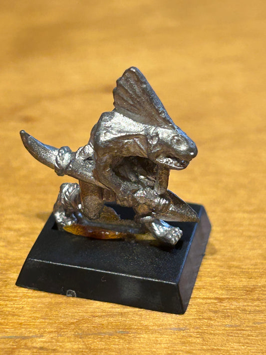 Warhammer fantasy skink with javelin lizardmen (6 of this sculpt available)