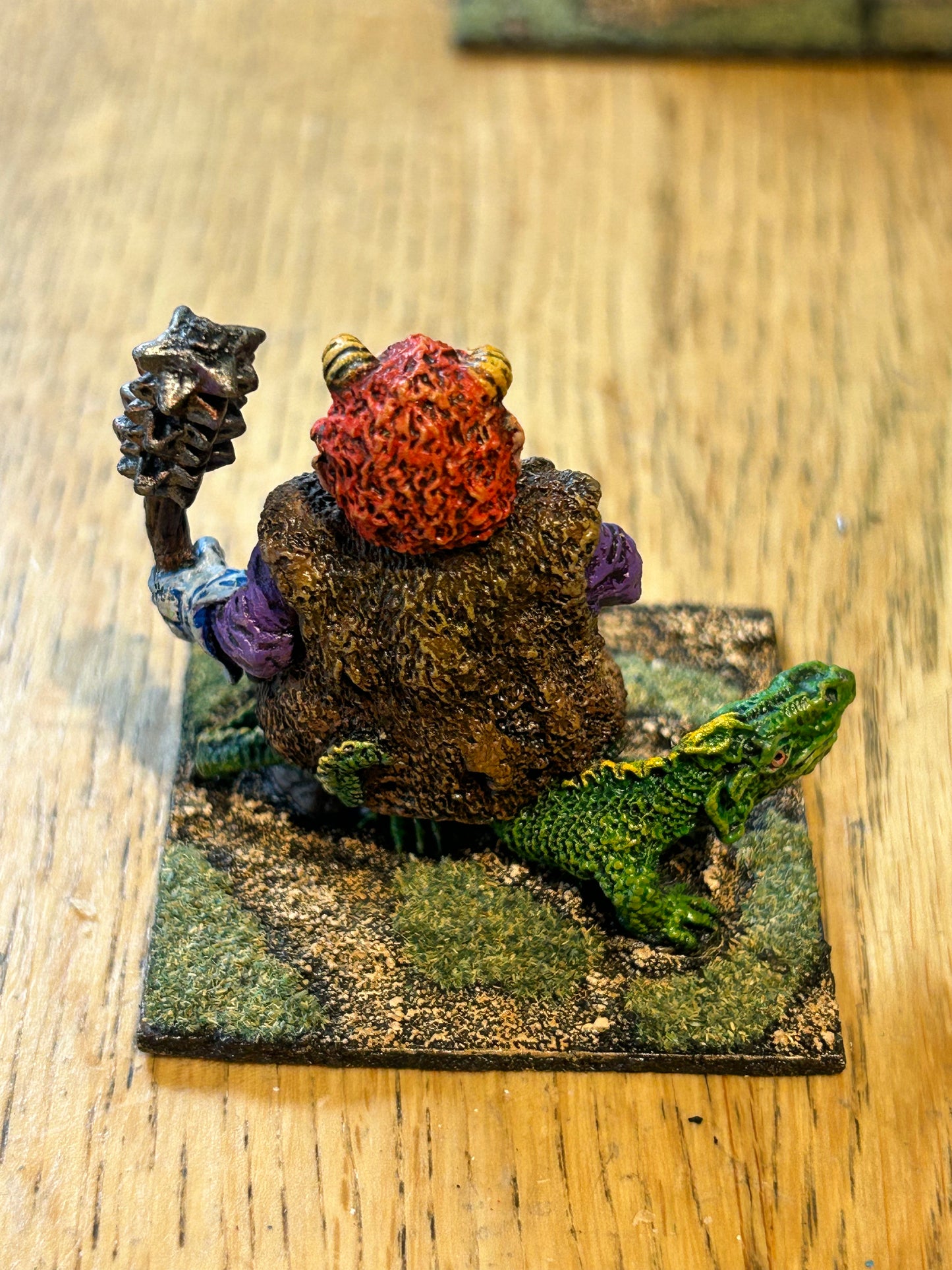 Essex miniatures Q84 Giant: carrying Spiked Mace with pet Lizard on a chain Bob Olley