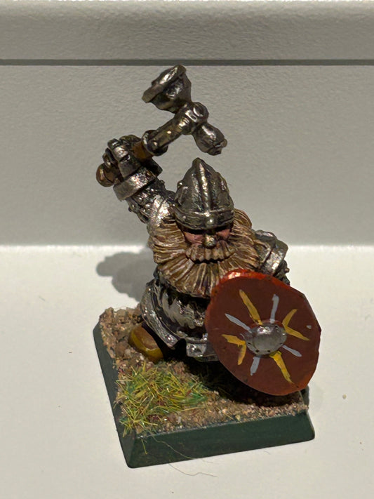 Warhammer fantasy dwarf iron breaker old world metal (incorrect shield)