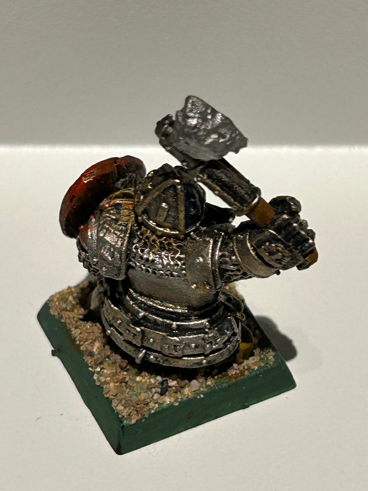 Warhammer fantasy dwarf iron breaker old world metal (incorrect shield)