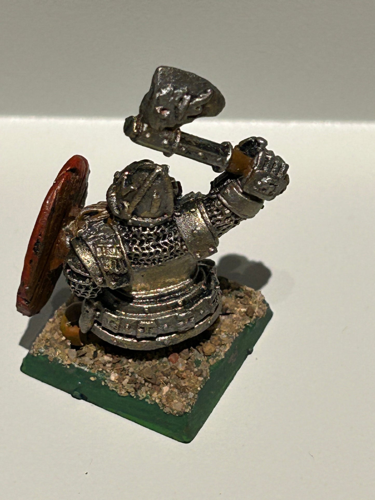 Warhammer fantasy dwarf iron breaker old world metal (incorrect shield)