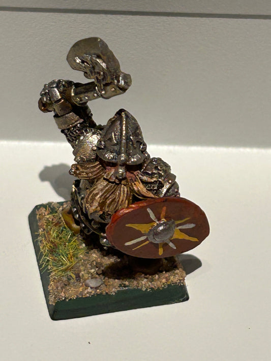 Warhammer fantasy dwarf iron breaker old world metal (incorrect shield)