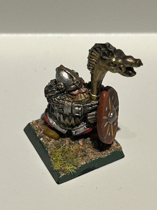 Warhammer fantasy dwarf musician old world metal (wrong shield)