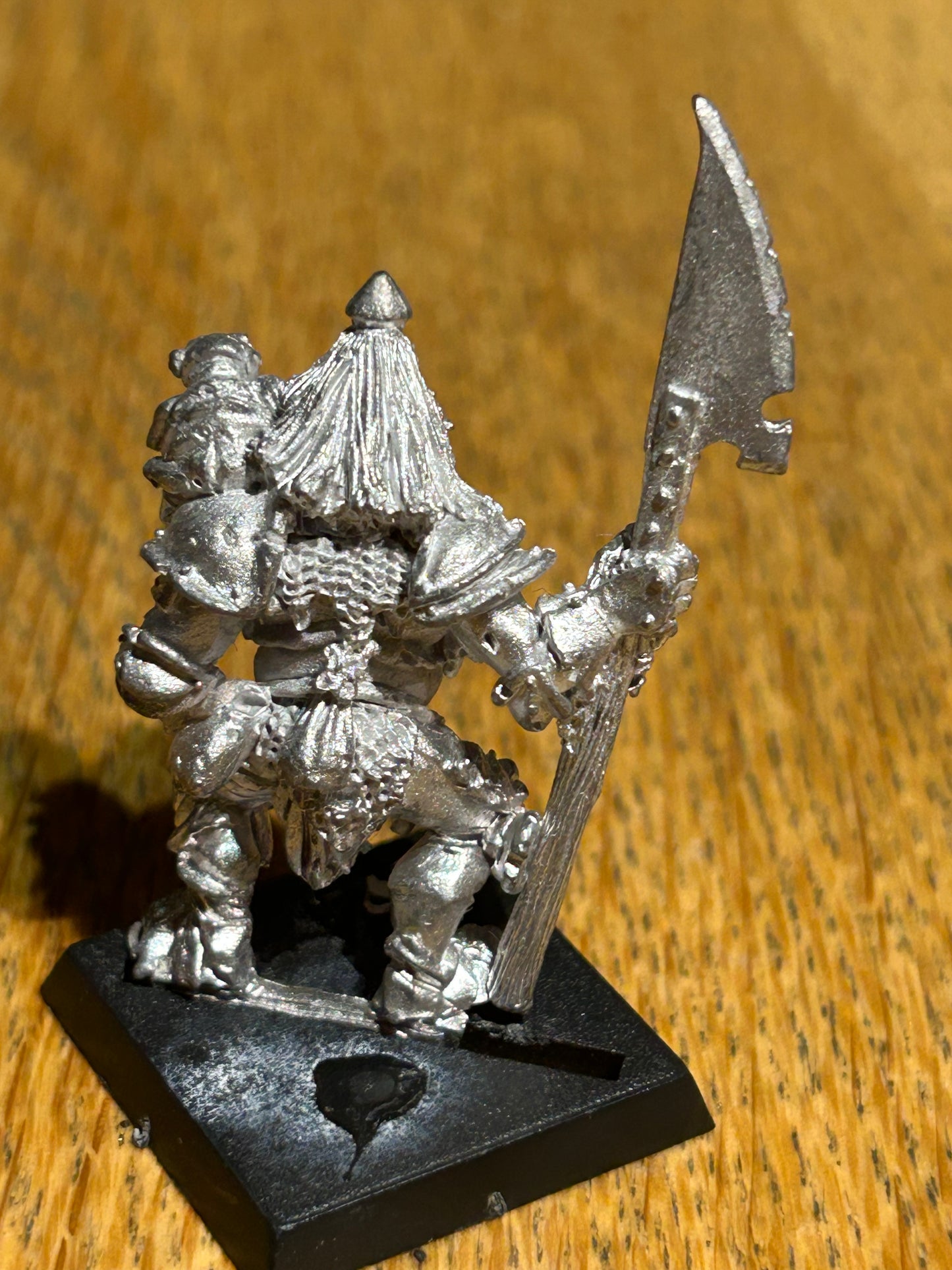 Warhammer Fantasy Warriors of Chaos Champion of Nurgle with halberd